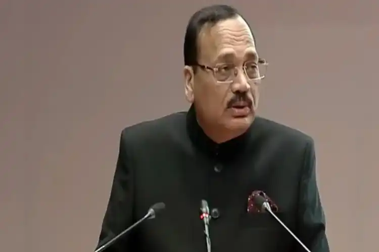 معاشرے کے کمزور طبقات تک قانونی سہولیات کی رسائی یقینی ہو: چیف جسٹس آف انڈیا