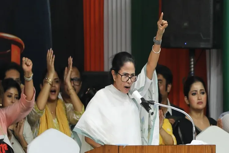 کیا حکومت لاک ڈاؤن لگانے کا سوچ رہی ہے؟: ممتابنرجی