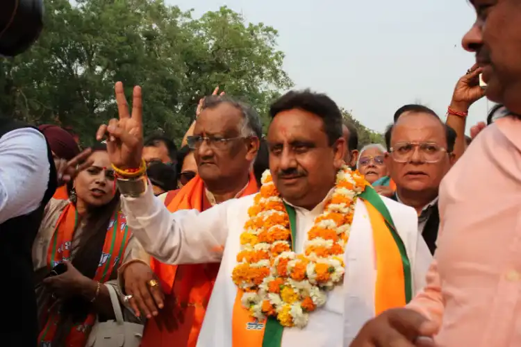 پیٹرول اور ڈیزل پر ایکسائز ڈیوٹی میں کمی عالمی بحران کے دوران بڑی راحت: پروین کھنڈیلوال