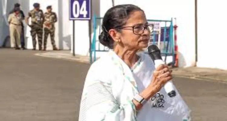 بی جے پی ملک کو لوٹنے کے لیے سماج کے تمام طبقوں میں تصادم پیدا کر رہی ہے: ممتا