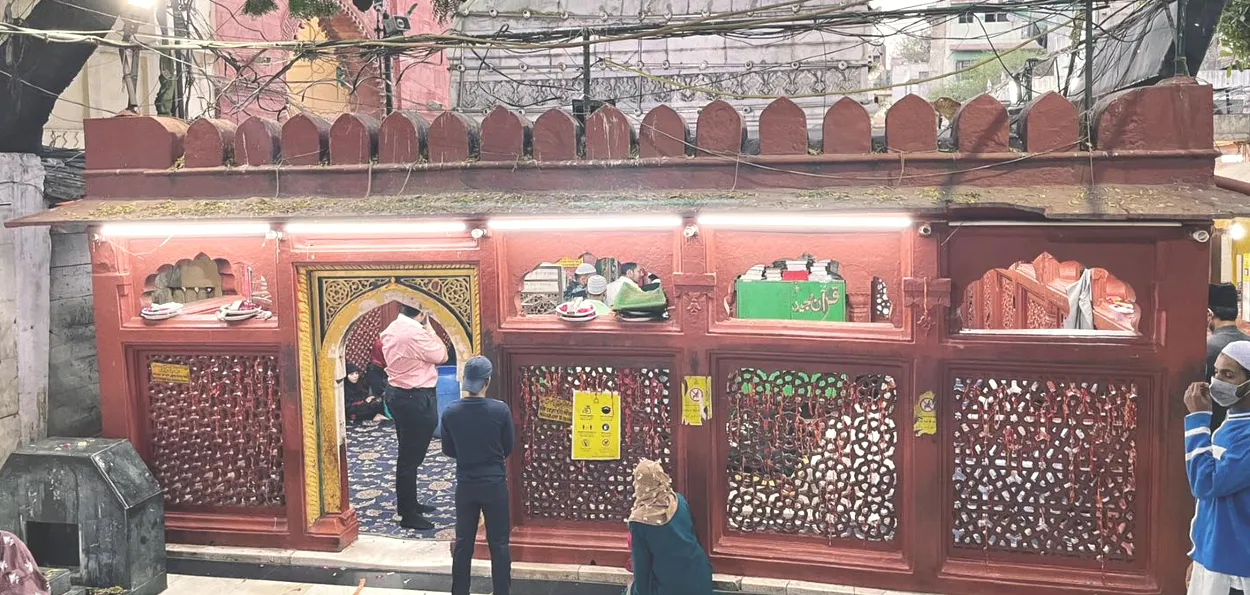 امیر خسرو  اپنی تصانیف کے آئینہ  میں 