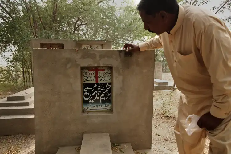 پاکستان:اقلیتی برادریو ں کے لئے قبرستان کی کمی