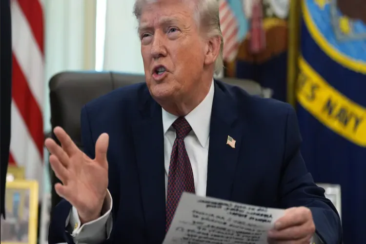 جب تک کوئی حقیقی معاہدہ نہیں ہو جاتا امریکی فوجی ایران کے ارد گرد موجود رہیں گے: ٹرمپ