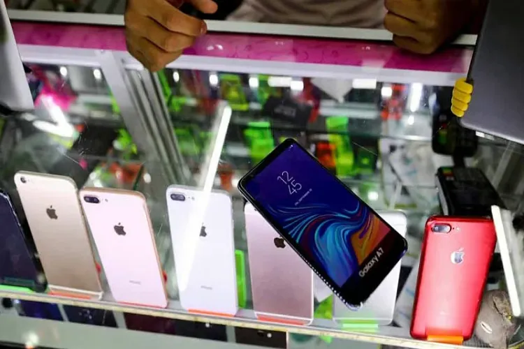 دہلی : جعلی موبائل فون ریکیٹ کا پردہ فاش، دو گرفتار