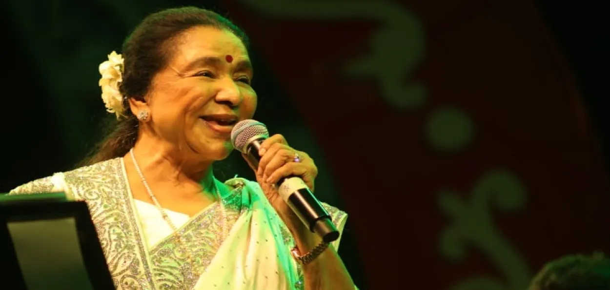 جادو بھری آواز: آشا بھوسلے ہمیشہ کے لیے خاموش