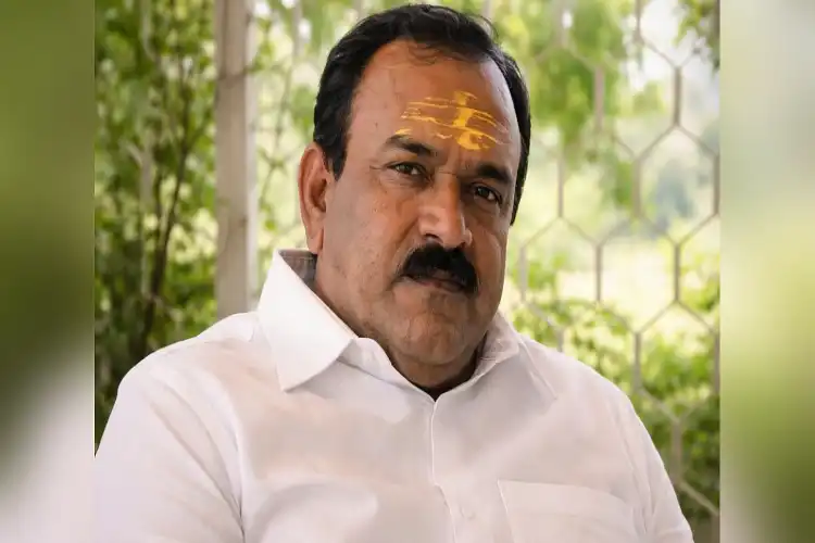 زانی اشوک کھرات پر مالی بدعنوانی کا بھی الزام