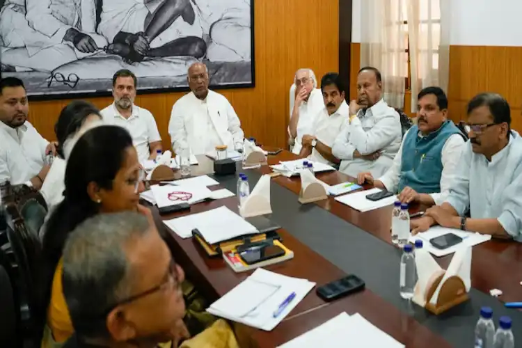 خواتین ریزرویشن بل:اپوزیشن پارٹیوں کی میٹنگ