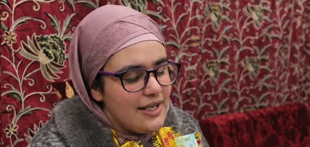 سری نگر : تاریکی کو کیا چت ، نابینا زینب بلال نے دسویں جماعت میں حاصل کیے 95 فیصد نمبر 