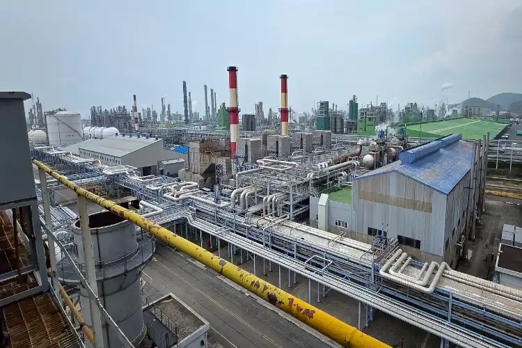 پیٹرو کیمیکل مصنوعات کی برآمدات پر ایران کی مکمل پابندی