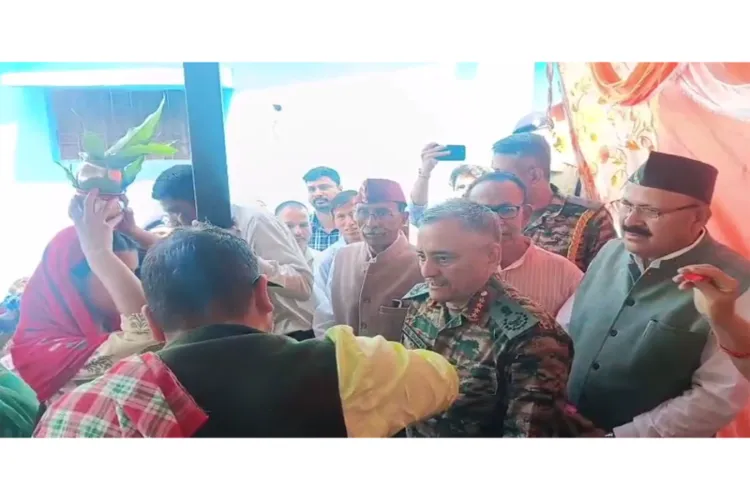 سی ڈی ایس انیل چوہان نے اتراکھنڈ میں اپنے آبائی گاؤں کا دورہ کیا