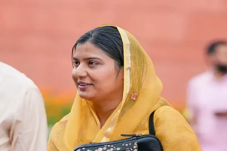 آئینی ترمیمی بل: ایم پی اقرا حسن نے این ڈی اے حکومت پر تنقید کی