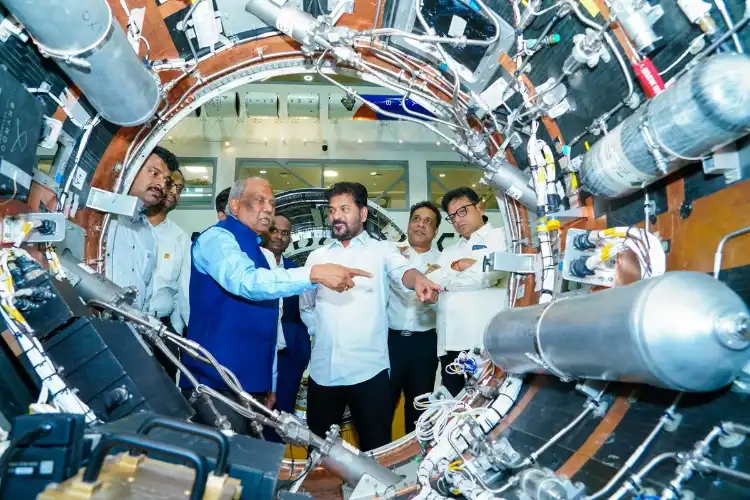 ریونت ریڈی نے وکرم-1 راکٹ کے فلائٹ ہارڈویئر کو روانہ کیا