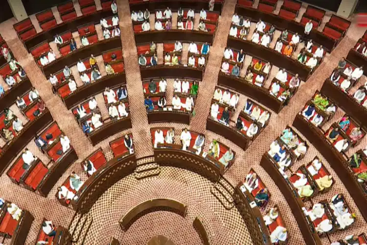 عام آدمی پارٹی کے سات اراکینِ پارلیمنٹ کا بی جے پی میں انضمام منظور