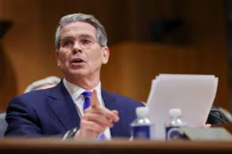 امریکی وزیر خزانہ کا دعویٰ: پابندیوں سے ایران کی تیل صنعت دباؤ میں، یومیہ 170 ملین ڈالر نقصان کا خدشہ