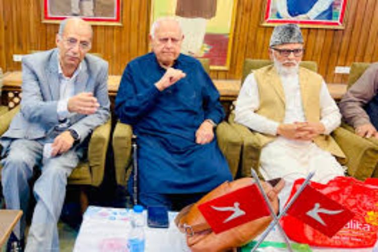 فاروق عبداللہ نے نیشنل کانفرنس کے اجلاس کی صدارت کی