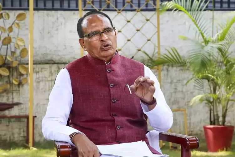 کسانوں کی آمدنی بڑھانے کے لیے پھلوں اور سبزیوں کی برآمد میں اضافہ کرنے کی ضرورت ہے: شیوراج
