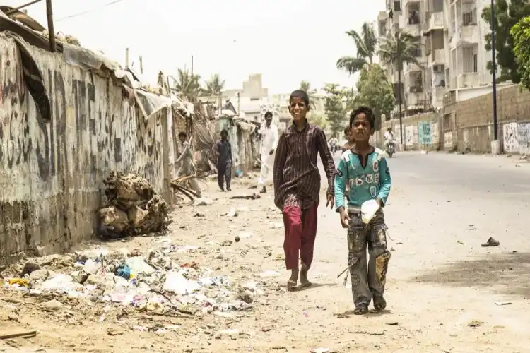 پاکستان:ہزاروں بچے تعلیم سے محروم