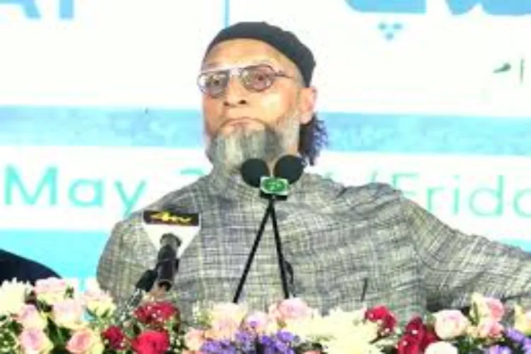سڑک پر نماز غلط ہے تو تمام مذہبی جلوسوں پر بھی پابندی لگائی جائے: اویسی