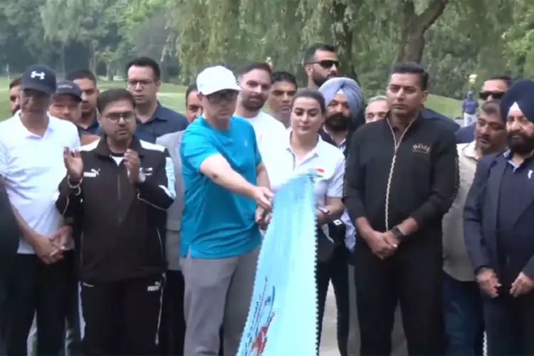 سری نگر: عمر عبداللہ نے سائیکلوتھون 2026 کو ہری جھنڈی دکھائی