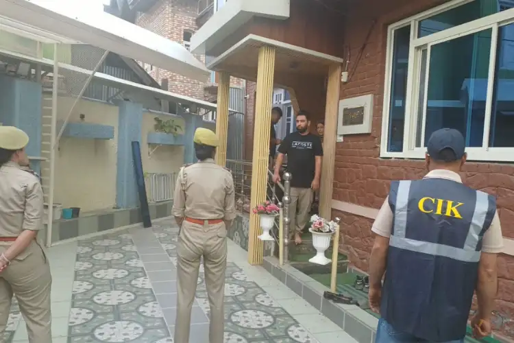 سی آئی کے  کا جموں و کشمیر بھر میں چھاپہ
