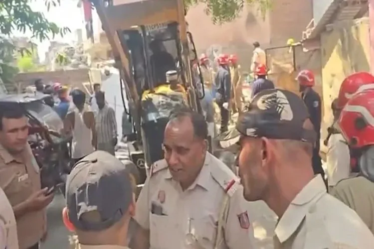 دہلی فوڈ اسٹال پر ایل پی جی سلنڈر دھماکے میں 4 زخمی