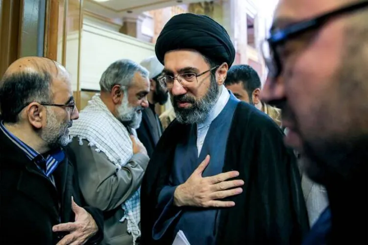 ہر کسی کو ثابت قدمی سے دشمن کی سازش کو ناکام بنانا چاہیے: مجتبیٰ خامنہ ای