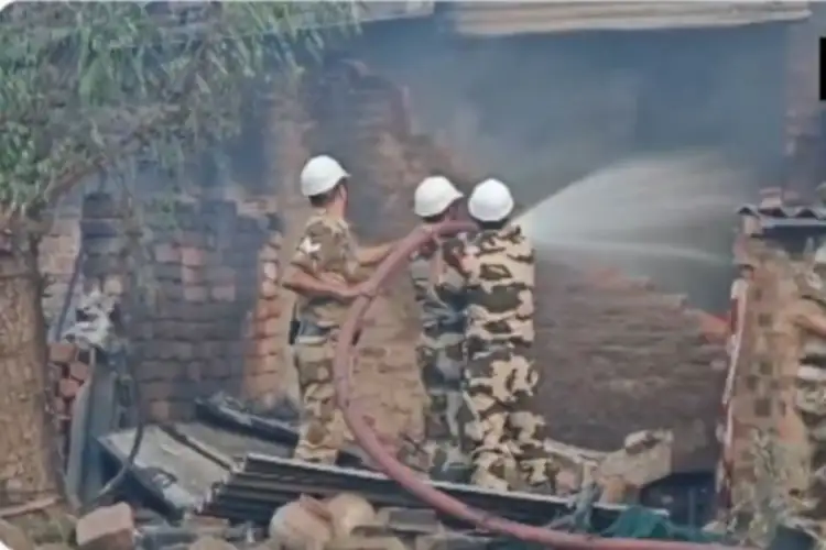 بھوپال میں پٹاخے کے گودام میں لگی زبردست آگ
