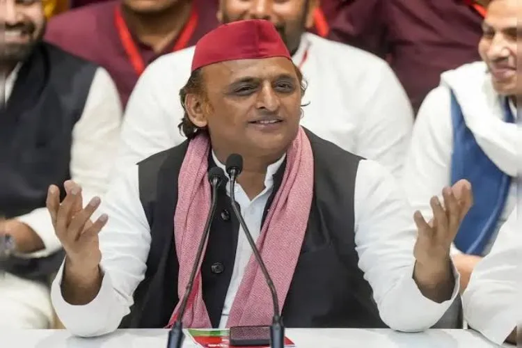 بی جے پی حکومت اب 'کوچنگ بندی' لے آئی ہے: اکھلیش