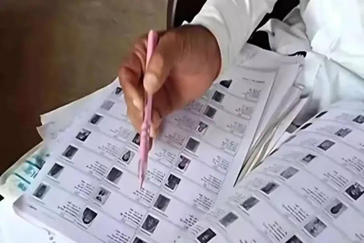 دہلی میں ووٹر تصدیقی مہم کا گھر گھر آغاز