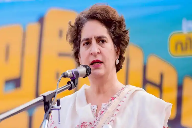 وائناڈ لینڈ سلائیڈ: پریانکا نے امداد کی اپیل کی