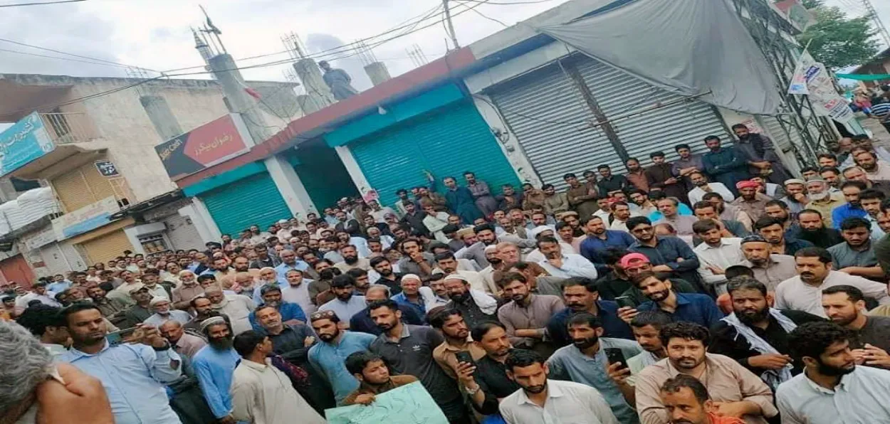 پاکستان جل رہا ہے، بنگلہ دیش خطرناک جوا کھیل رہا ہے