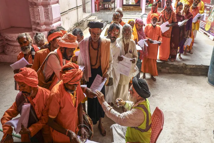 امرناتھ یاترا کا پندرھواں قافلہ کشمیر روانہ