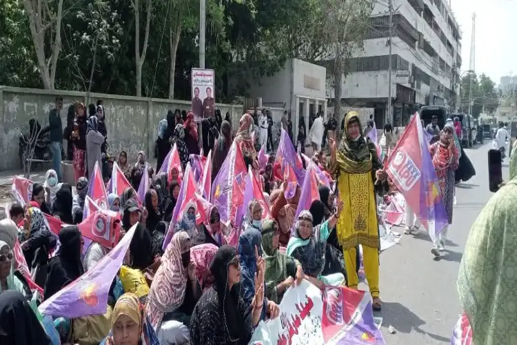  پاکستان:سندھ میں لیڈی ہیلتھ ورکرز کا احتجاجی انتباہ