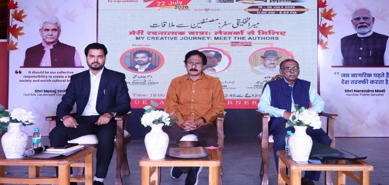 لکھنا سرنگ کے اندر سفر کرنے جیسا عمل ہے۔ تخلیق سے پہلے اور اس کے بعد کی دنیا بالکل مختلف ہوتی ہے:خورشید اکرم