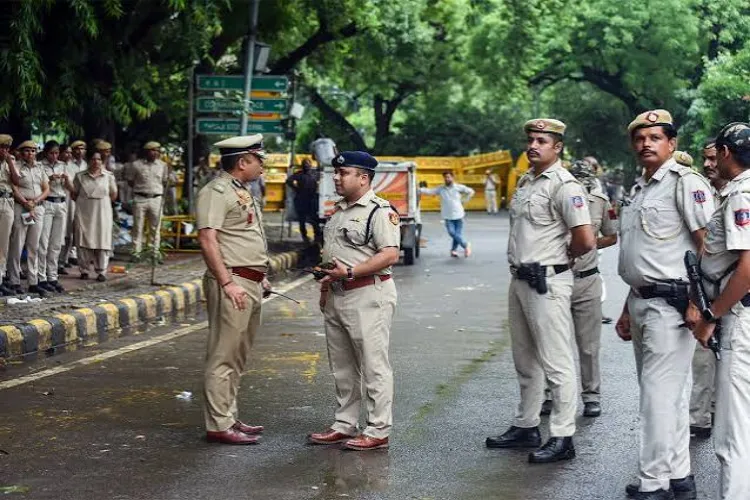 جنتر منتر مظاہرین کے لیے کھانا لے جانے والے لڑکوں کو حراست میں لینے کا دعویٰ گمراہ کن۔ پولیس
