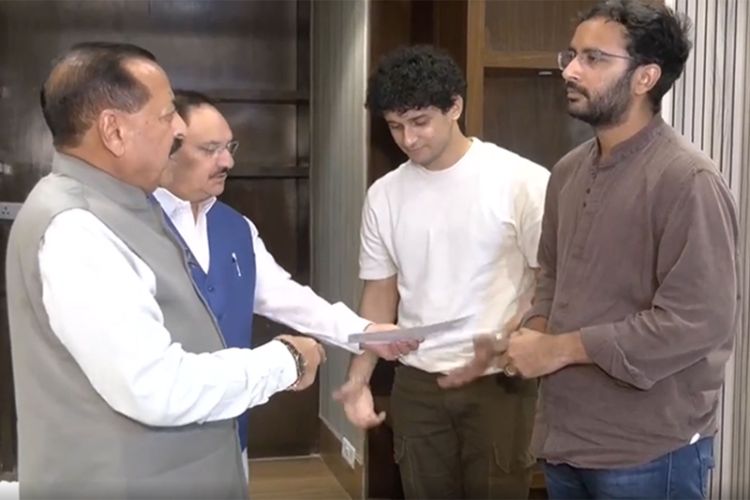 حکومت نے دھرمیندر پردھان کے استعفے پر کل دوپہر تک مہلت مانگی۔ سی جے پی