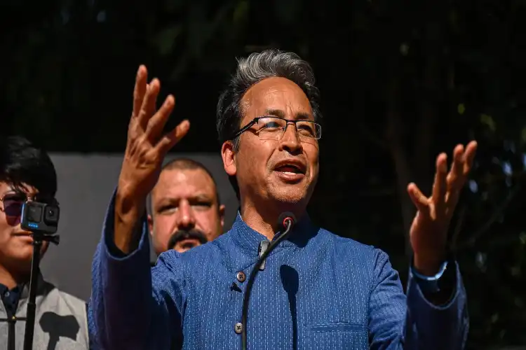 وانگچک نے طلبہ پر مقدمے نہ بنانے کا مطالبہ کیا