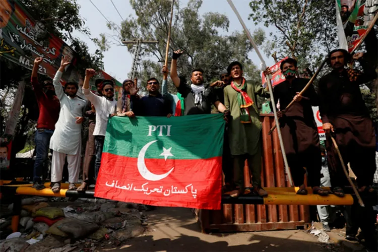 پاکستان : پی ٹی آئی نے مقبوضہ کشمیر کے انتخابات کو مسترد کردیا