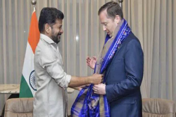 تلنگانہ کے وزیر اعلیٰ ریونت ریڈی نے امریکی سفیر سرجیو گور سے ملاقات کی