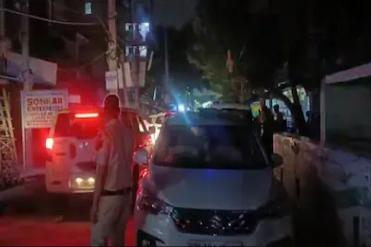دہلی میں ایک کروڑ روپے کی ممنوعہ غیر ملکی سگریٹ ضبط، چار گرفتار
