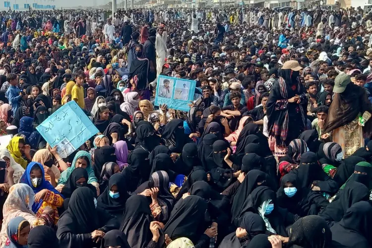 بلوچ کارکن کی پاکستان کے کشمیر بیانیے پر تنقید۔ میڈیا سنسرشپ پر بھی سوال اٹھائے