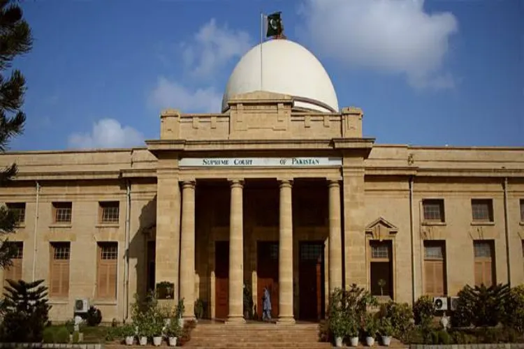 پاکستان:  سول اسپتال کو خاتون کو 65 لاکھ پاکستانی روپے ہرجانہ ادا کرنے کا حکم