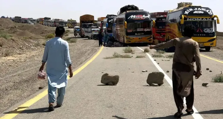 بلوچستان: سکیورٹی اقدامات سخت، بڑے پیمانے پر بازار اور سڑکیں بند