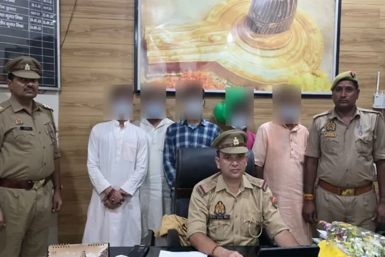 کاشی وشوناتھ مندر کے قریب یاتریوں سے مبینہ بدسلوکی اور رقم وصولی کے الزام میں 5 گرفتار
