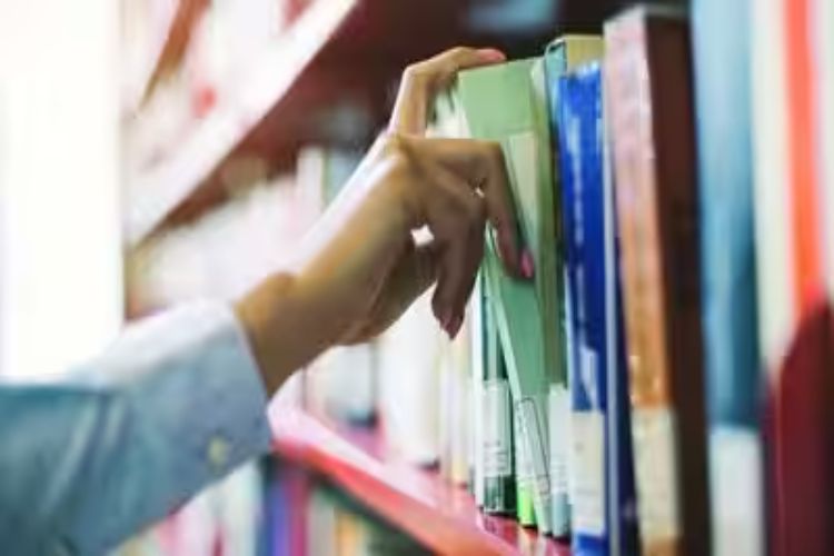 این ایس یو آئی نے این سی ای آر ٹی کی سیاسیات کی کتابیں تیار کرنے والی ٹیم پر نظریاتی جانبداری کا الزام لگایا