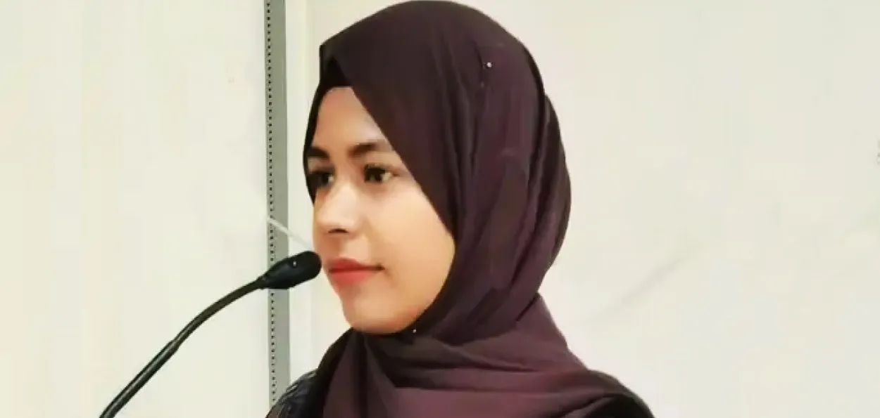  چینی زبان میں پہلی رینک۔ عالیہ اقبال خان نے لہرایا کامیابی کا پرچم