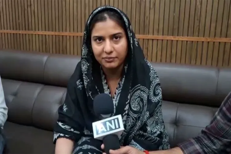 حکومت کے فیصلے ہی حتمی ہیں تو عدالتوں کو تالہ لگا دیں: اقرا حسن