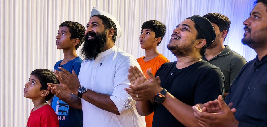 ریل اسٹار محسن قریشی گنیشوتسو میں بانٹ رہے ہیں اتحاد اور بھائی چارے کا پیغام
