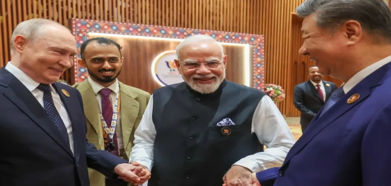 گرمجوش مصافحے اور عالمی یکجہتی: برکس سربراہی اجلاس کا آغاز ، مودی، پوتن اور شی جن پنگ کے ساتھ