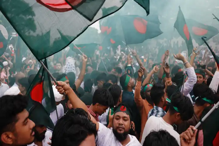 بنگلہ دیش: ٹریبونل نے عوامی لیگ کے سات سینئر رہنماؤں کو سزائے موت سنائی